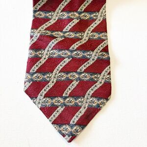 Claiborne Silk Neck Tie Burgundy Tan Chain Stripe Classic Office Made USA